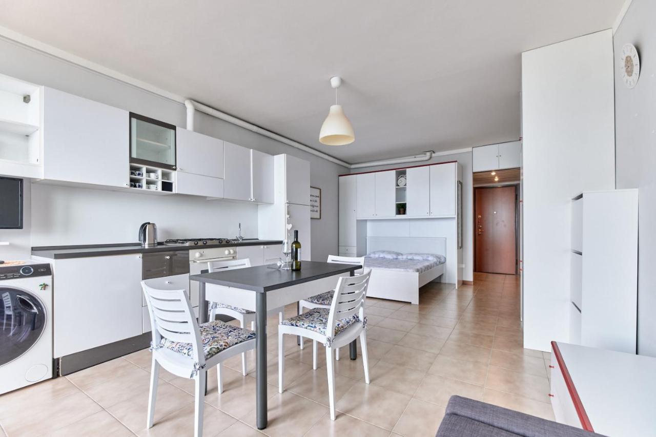 Lydie Apt. Exclusive Holigarda Ντεζεντσάνο ντελ Γκάρντα Εξωτερικό φωτογραφία