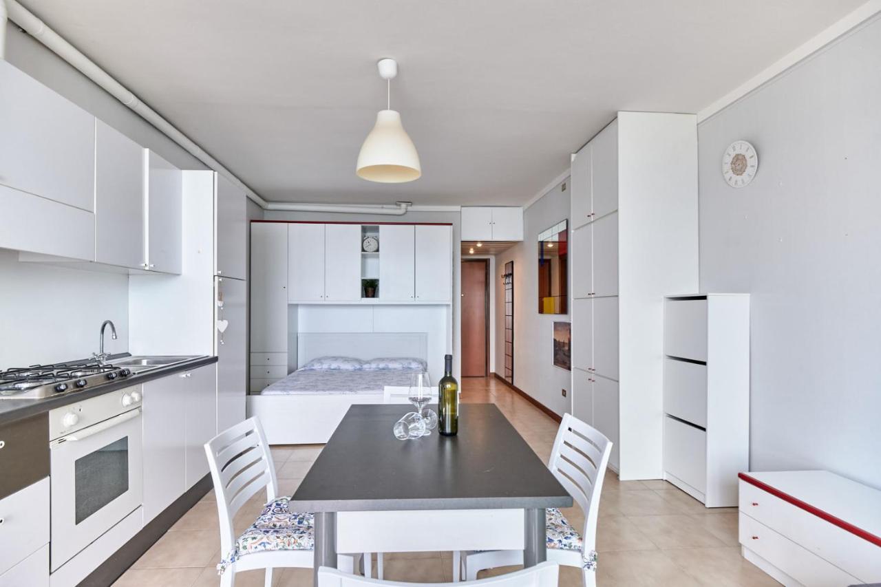 Lydie Apt. Exclusive Holigarda Ντεζεντσάνο ντελ Γκάρντα Εξωτερικό φωτογραφία