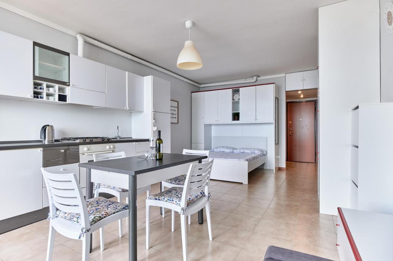 Lydie Apt. Exclusive Holigarda Ντεζεντσάνο ντελ Γκάρντα Εξωτερικό φωτογραφία